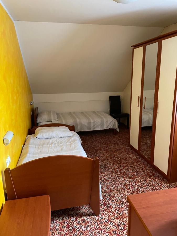 Gostisce Senica Hotel Senovo Ngoại thất bức ảnh