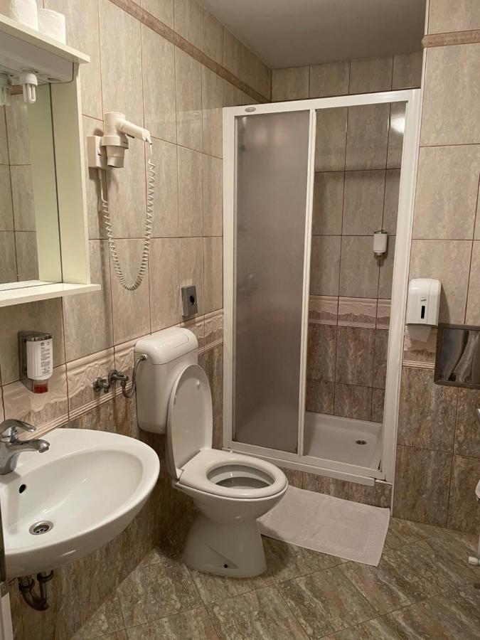 Gostisce Senica Hotel Senovo Ngoại thất bức ảnh
